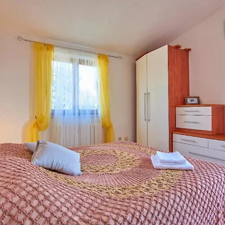 House Gordana For 6-8 Persons With New Jacuzzi And Swimming Pool Villa