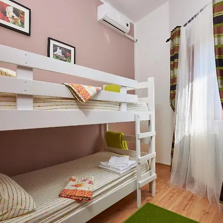 House Gordana For 6-8 Persons With New Jacuzzi And Swimming Pool
