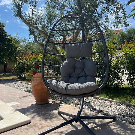 House Gordana For 6-8 Persons With New Jacuzzi And Swimming Pool Liznjan